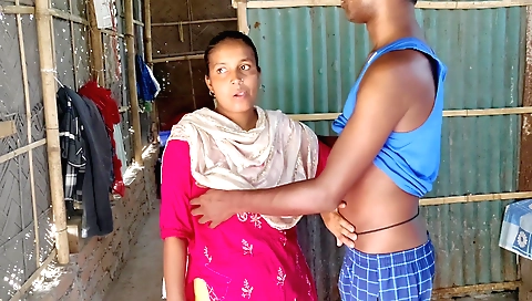 Indian girl gives an amateur blowjob and fucks her ass