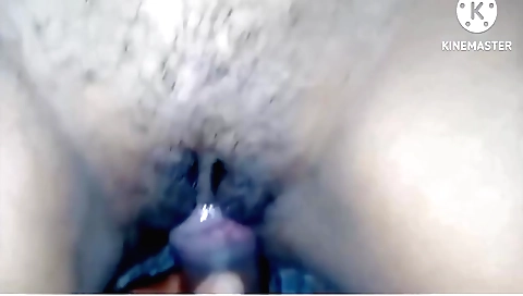 Indian slut gets her hairy pussy licked in voyeur porn