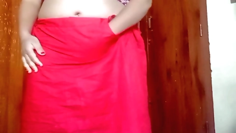 Chubby amateur solo chick masturbating at home 2017