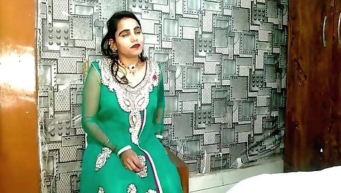 Stepmaa and a girlfriend with long leggings have fun