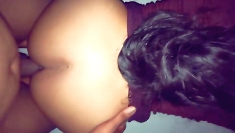 Indian teen with natural boobs wants to make love to the guy