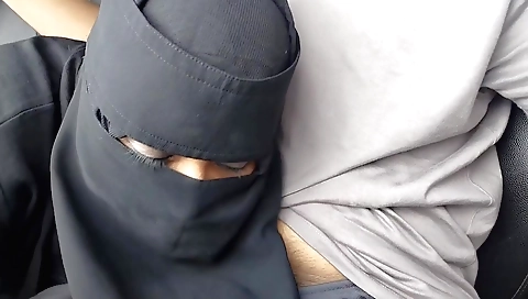 Indian teen fuck in her car and then fuck in the back seat