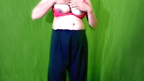 Indian hottie enjoys a hot solo video with no husband