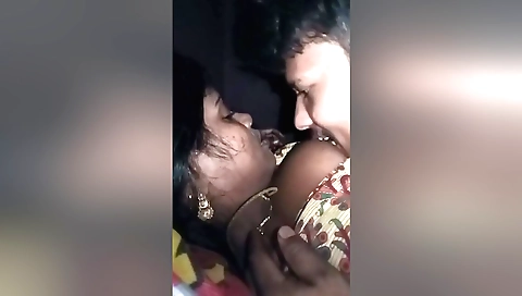 Mature brunette babe fucking her ass in amateur porn