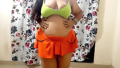 I'm spanking my shaved pussy in my bedroom solo video