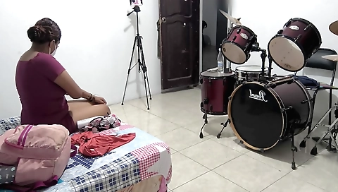 Indian stepdaughter with an amazing body gets it on