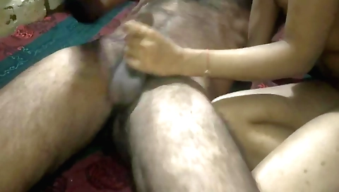 Devar Bhabhi - Devar Ne Bhabhi Ko Kamre Me Le Ja Kar Choda