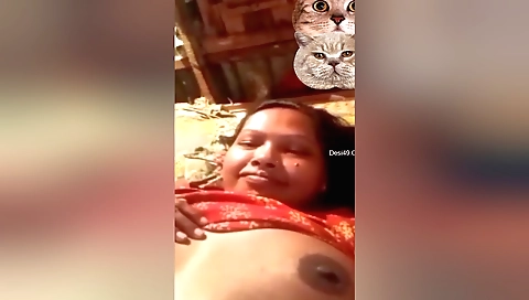 Today Exclusive-paid Desi Bhabhi Shows Her Boobs On Vc