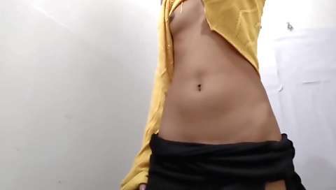 Sexy bhabi wearing sexy clothes plays with her hair