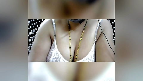 Amateur bhabi in red saree shows her tits in an erotic movie