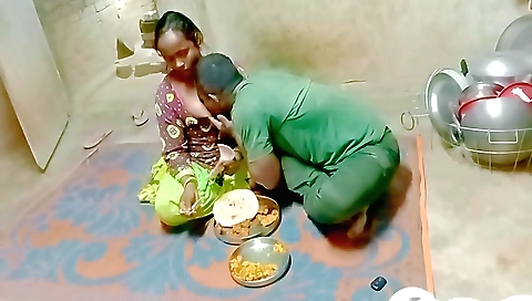 Amateur brunette girl with a pretty face sucking dick