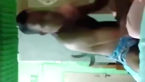 Indian brunette cam video showing her fucking with lover