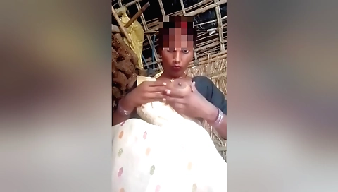 Indian amateur video show a hot babe with a perfect body