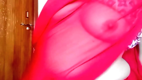 Brunette masturbates on webcam while playing with fingers