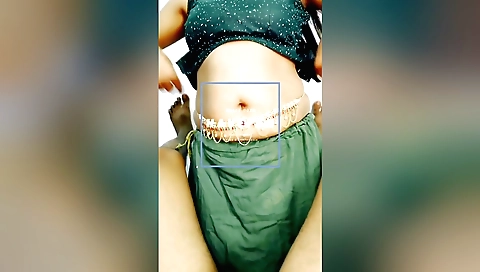 Indian girlfriend sucks and gets fucked in the studio