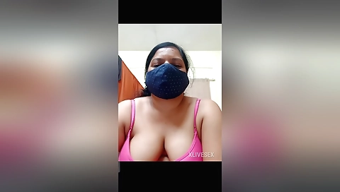 Bhabhi makes homemade solo video showing her big ass
