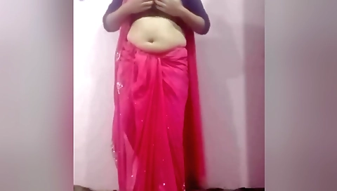 Busty chick 18+ masturbating in amateur solo video