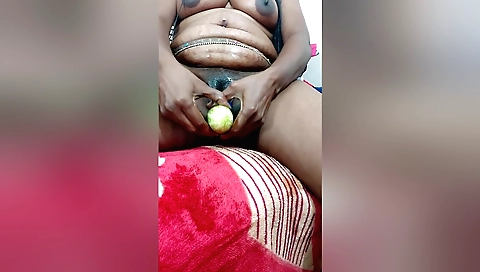 Indian solo amateur shows her sexy body with a dildo