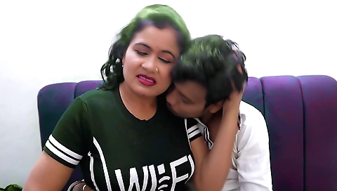 Hot big ass amateur indian chick fucks with her stepbrother