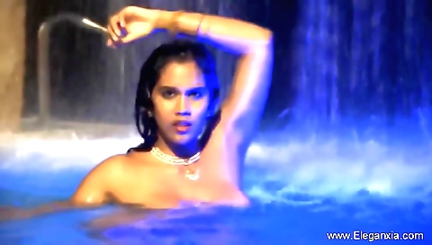 Big boobed pornstar showing her curves and ass in solo