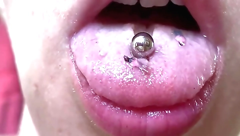 Indian woman with a hairy pussy is fucked on the bed