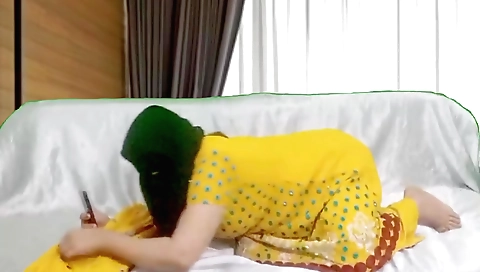 Indian bhabhi fucks her stepbrother in the bedroom
