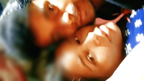 Indian brunette gets fucked by her boyfriend in webcam