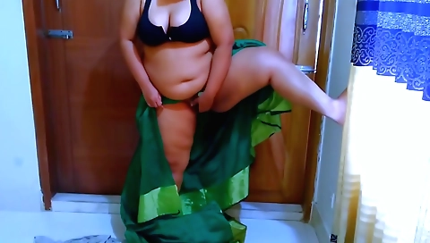 Hot big-titted girl gets her pussy fucked by stepfather