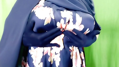 Indian housewife solo video filmed in her village housewife bed