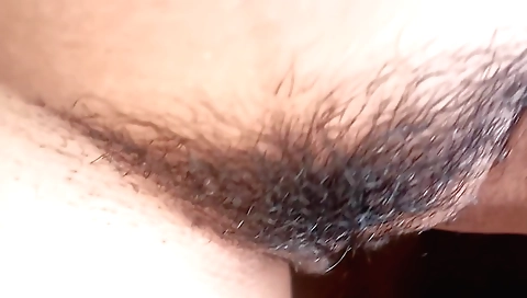 Indian girl shows off her hairy pussy in homemade solo