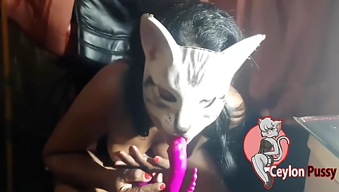 amateur brunette playing with her hairy clit and pussy