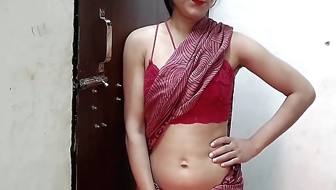 Indian amateur webcam clip of a very nice woman in bikini