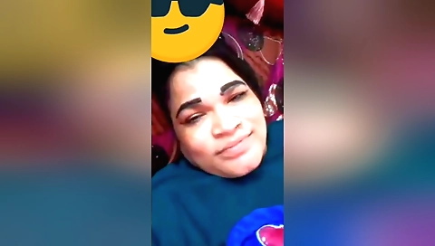 Today Exclusive- Horny Bhabhi Showing Her Boobs And Pussy