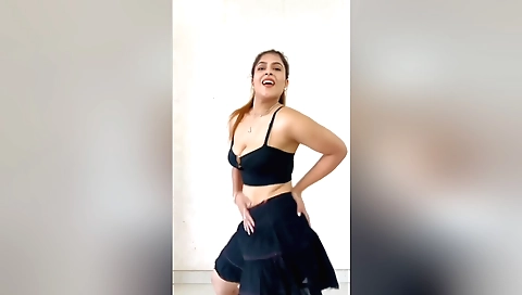 Amateur red head solo female fuck a guy in a hot home video