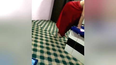 Hot amateur solo vid with a girl with a wet vagina