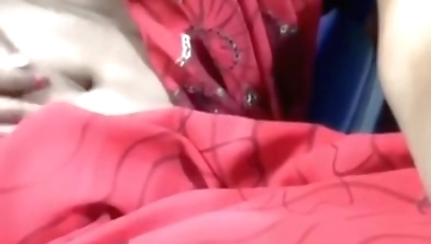 Amateur female video showing her masturbating with vibrator