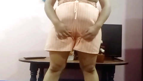 Sexy Indian chick rubs her natural nipples on the webcam