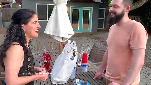 Brunette mature indian chick gets a blowjob and a blowjob