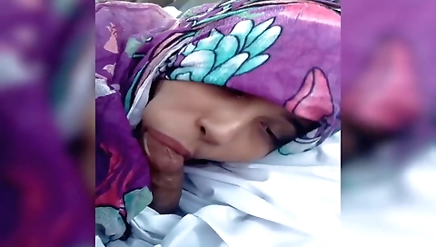 Indian car sex in the car with his wife and himself