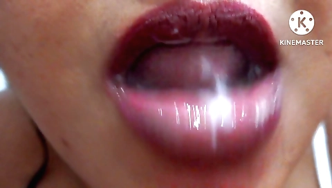 Hot milf sucks and sucks a cock in homemade facial clip