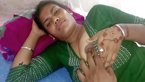 Indian brunette is making a big ass homemade video pov