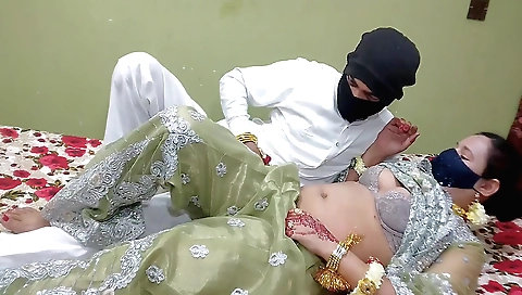 Indian bride is getting her boyfriend's cock inside