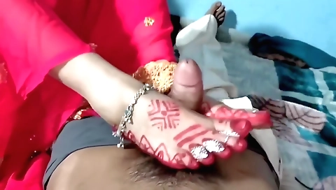 Bhabhi gets licked and her feet pounded hard in a foot fetish vid