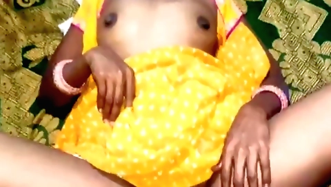 Amateur porn movie showing a desi girl getting cum on her pussy