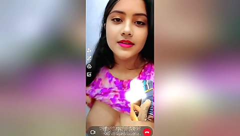 Indian babe shows her hands and fingers on a video call