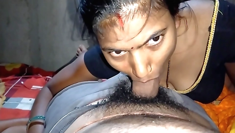 Indian babe bhabhi gets her mouth wet and deep throated