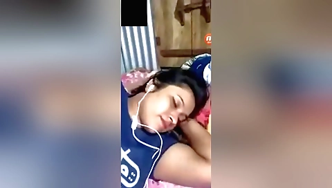 Indian brunette show her hairy cunny and play with her boobs