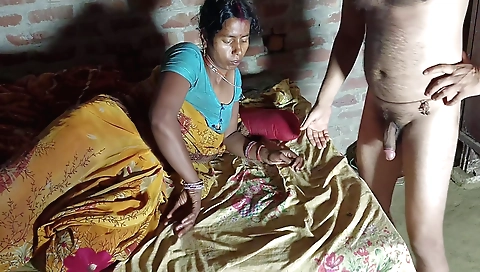 Indian teen has her hands on the guy and spreads her mouth