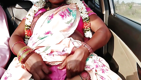 Chubby indian bhabi enjoys deep sex with her boyfriend