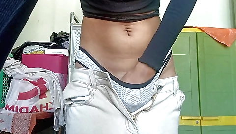 Indian sex tape shows naked pussy in this amateur vid